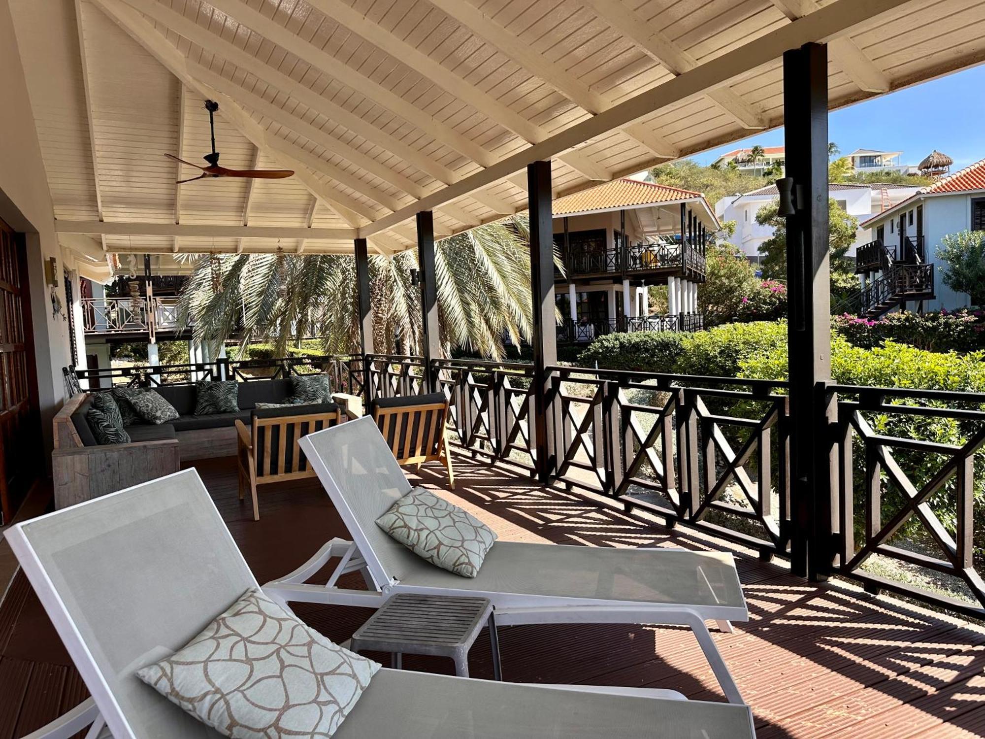 Blue Bay Beach Villas & Apartments Exterior photo